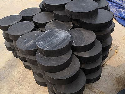 泰顺县板式橡胶支座由若干层橡胶片与薄钢板经加压硫化